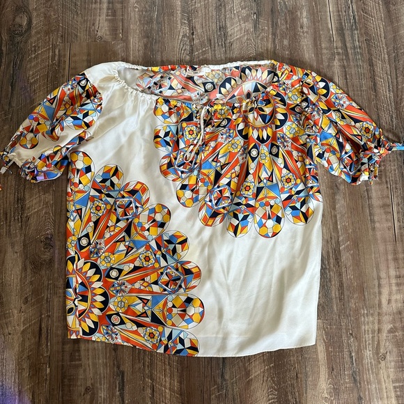 Tori Burch Alyssa Geometric top- size 6 - Picture 3 of 5